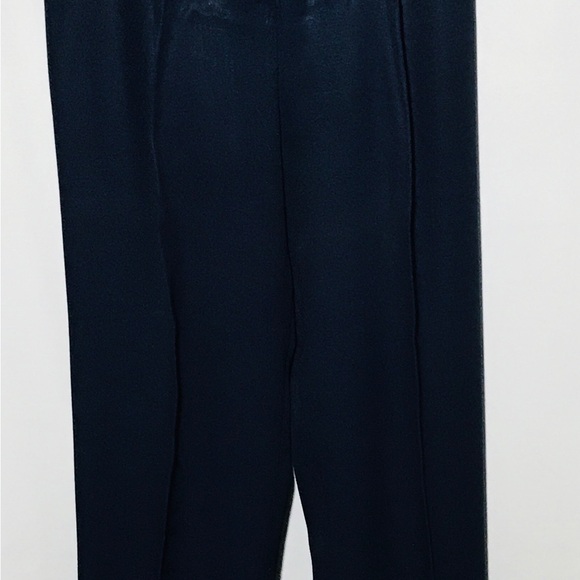 Women’s 2 piece set. Jacket and Slacks..White & Navy..size 9/10. Dani Michael’s - Picture 4 of 6